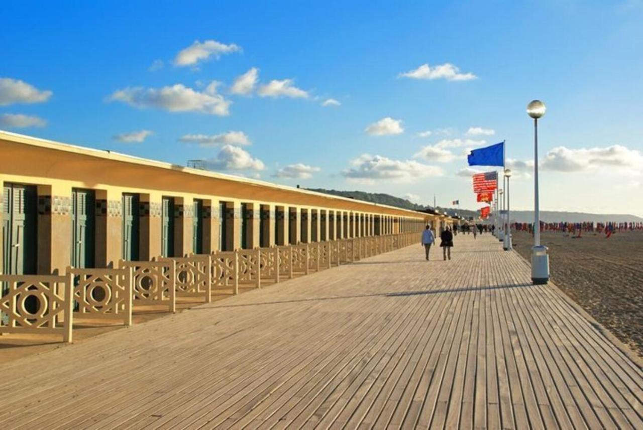 Echappee Chic - Balcon - 150 M Casino Deauville & Plage Buitenkant foto